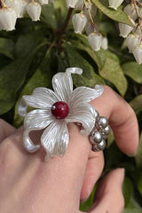 Fashionable Iris Elegant Silver Pearl Necklace